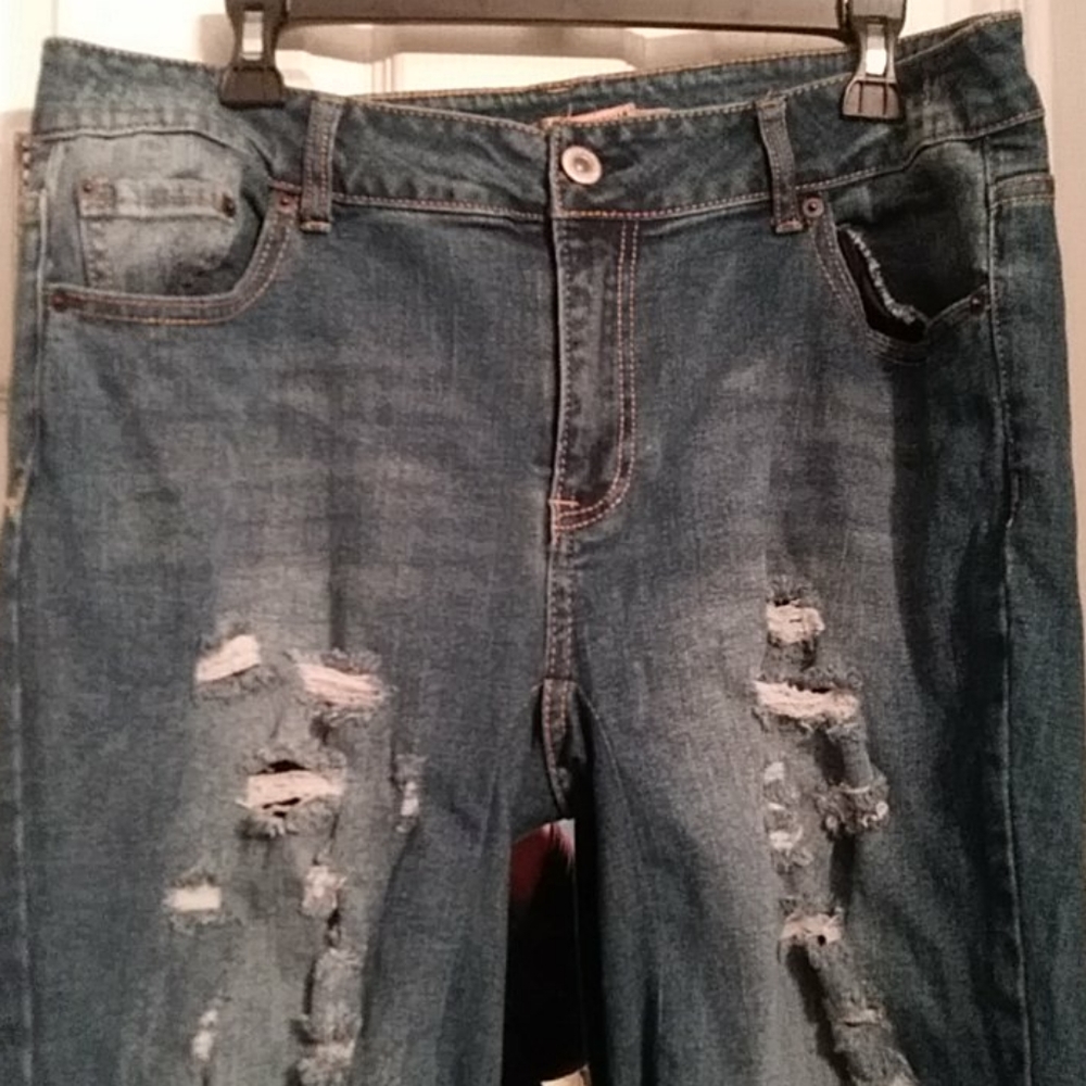 Jeans - Picture 2 of 3